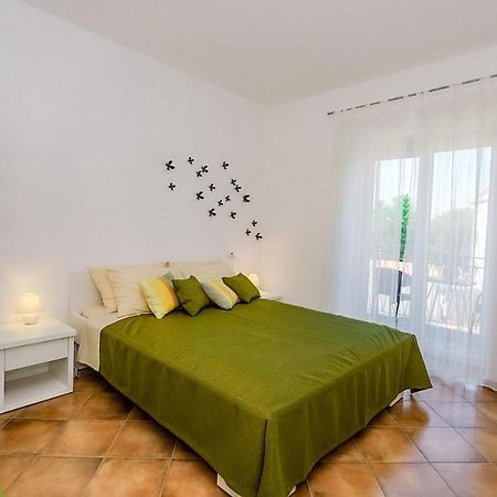 Apartmani Nina Ровинь Экстерьер фото
