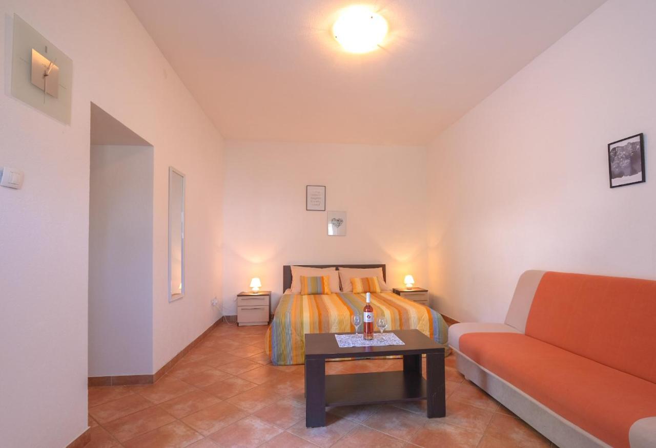 Apartmani Nina Ровинь Экстерьер фото