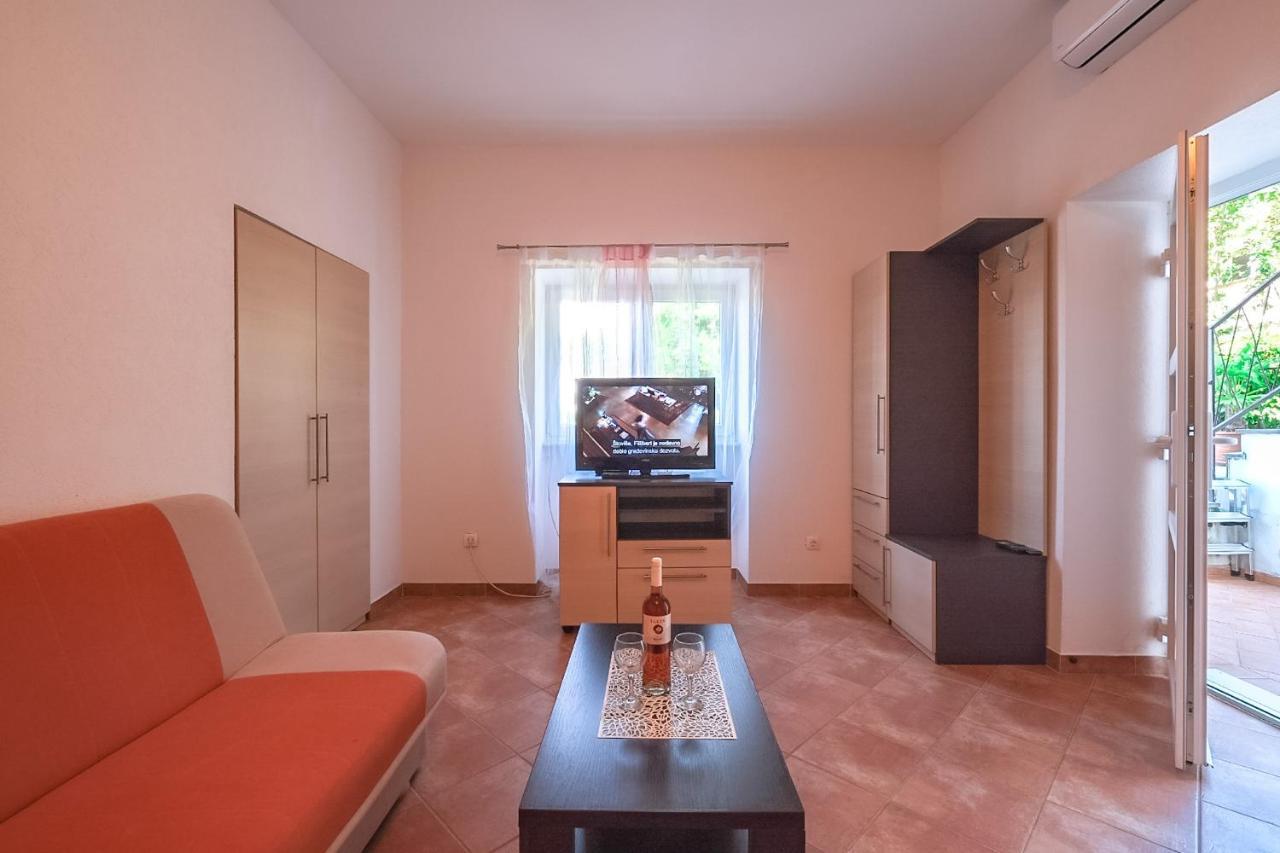 Apartmani Nina Ровинь Экстерьер фото
