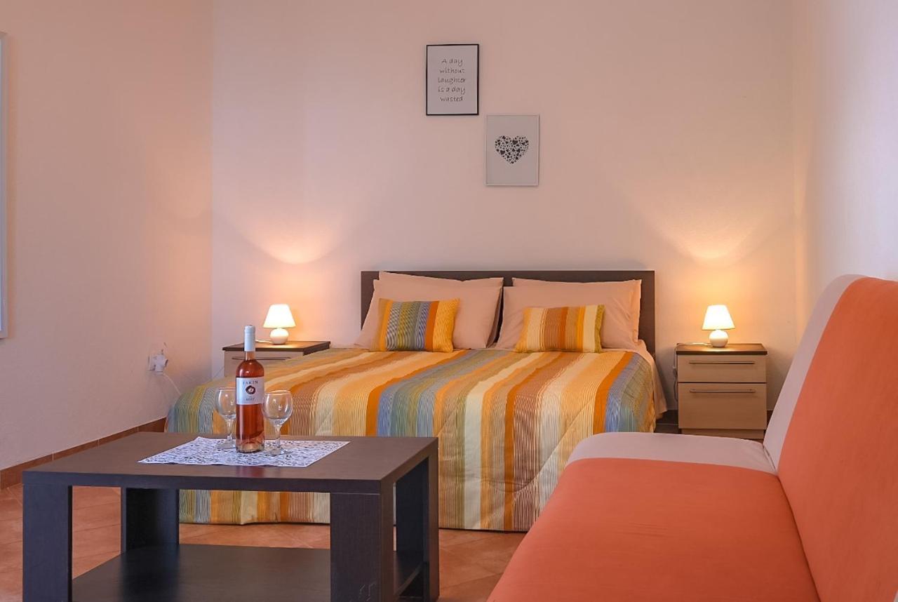 Apartmani Nina Ровинь Экстерьер фото