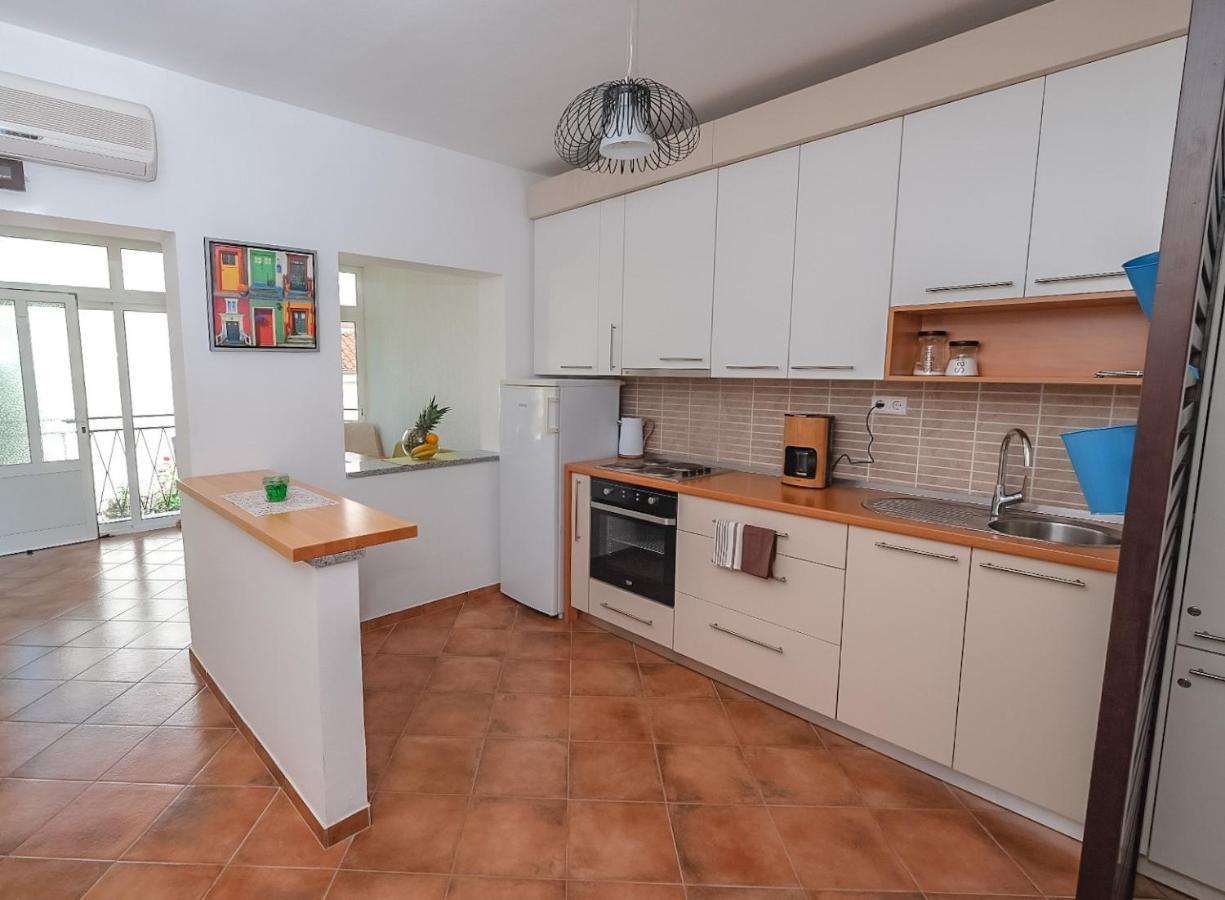Apartmani Nina Ровинь Экстерьер фото