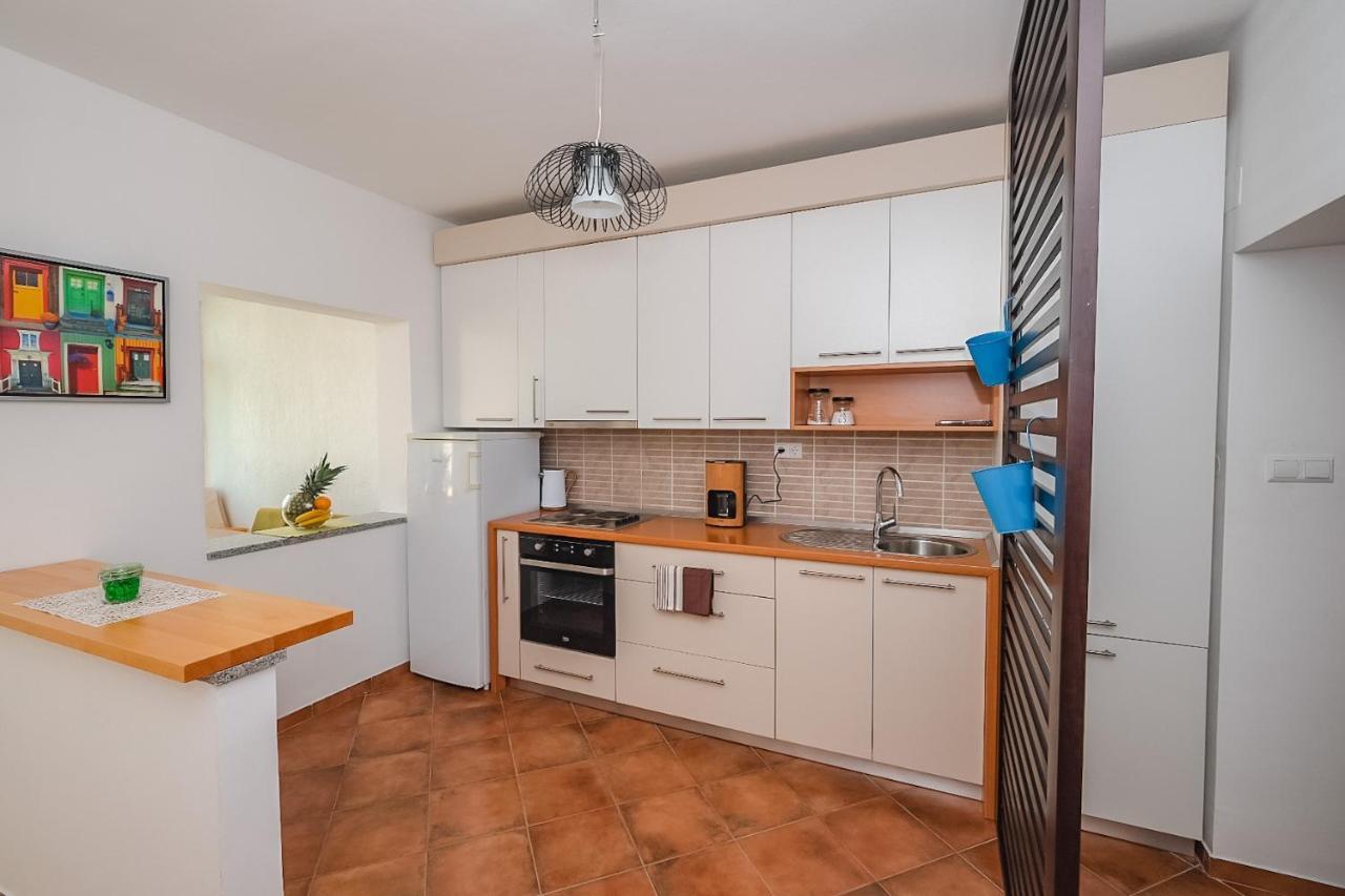 Apartmani Nina Ровинь Экстерьер фото
